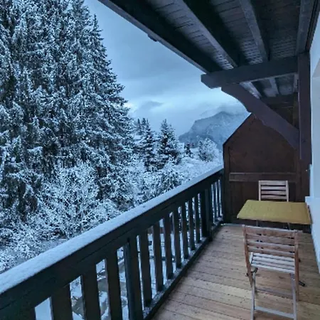 Beautiful With Balcony At ! 아파트 꽁블루